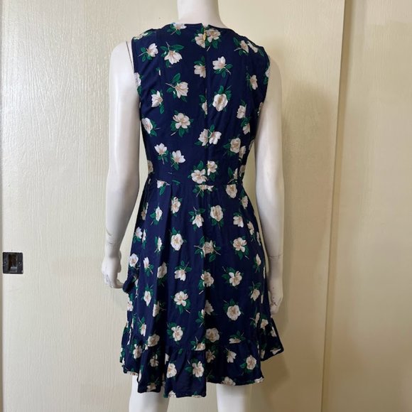 Draper James Dress 4 - Picture 4 of 5